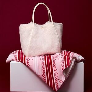 New🩷❤️🤍Victoria’s Secret Cozy-Fleece Blanket and Faux-Fur Tote Duo